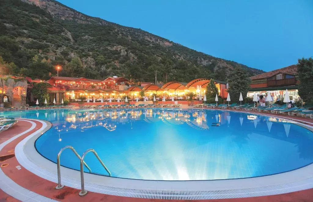 استخر سرباز هتل ساندیا بای لیبرتی سان سیتی